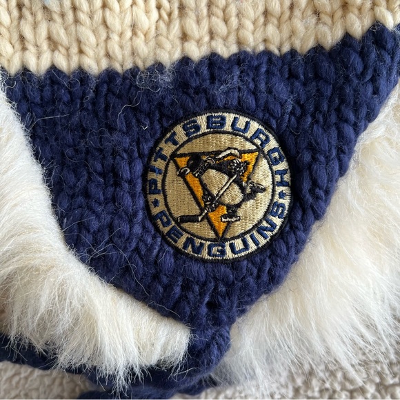 Reebok face off collection Pittsburgh Penguins tassel Mohawk flapjack hat OS NHL - Picture 3 of 6